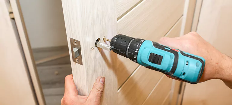 Old Door Knob Repair in Lake Worth, FL