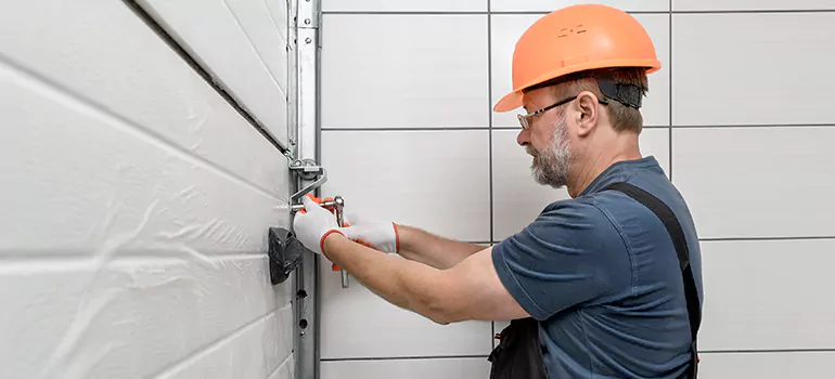 Garage Door Repair in Lake Worth